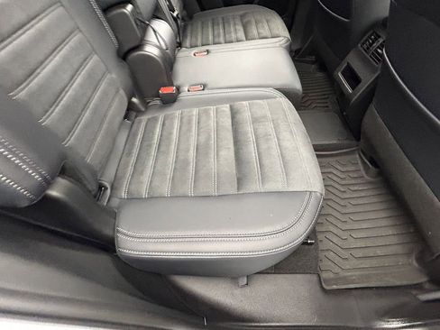 New 2025 Mitsubishi Outlander SE image 39