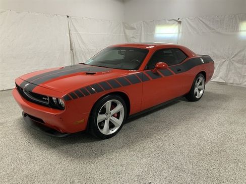 Used 2009 Dodge Challenger SRT8 w/ SRT Option Group II RWD image 3