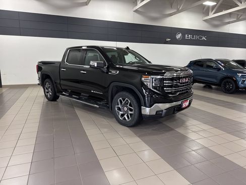 Used 2022 GMC Sierra 1500 SLT w/ SLT Premium Package AWD/4WD image 8