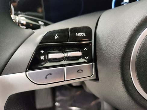 Used 2023 Hyundai Elantra Limited image 15