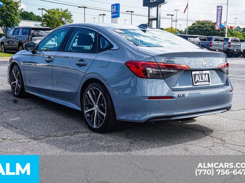 Used 2022 Honda Civic Touring image 7