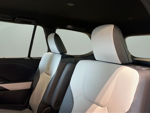 New 2026 Lexus TX 500h AWD image 19