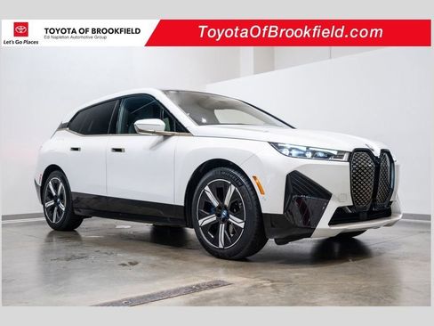 Used 2023 BMW iX xDrive50 w/ Ultimate Package 2 image 1