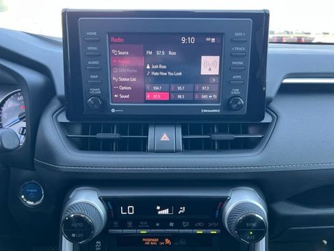 Used 2021 Toyota RAV4 XLE w/ Carpet Mat Package (TMS) AWD/4WD image 15