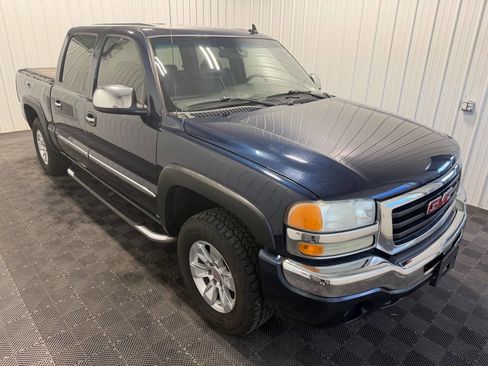 Used 2006 GMC Sierra 1500 SLE w/ Onstar Plus Package AWD/4WD image 2