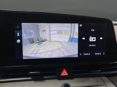 New 2025 Hyundai Elantra Limited image 11