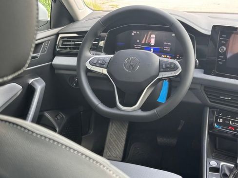 New 2026 Volkswagen Jetta SE FWD image 13