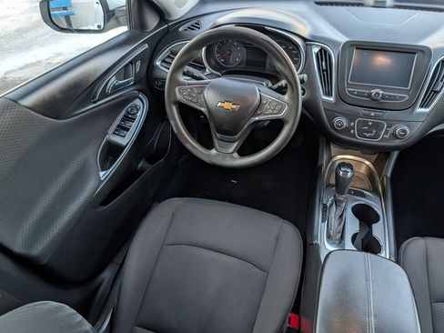 Used 2018 Chevrolet Malibu LT image 9