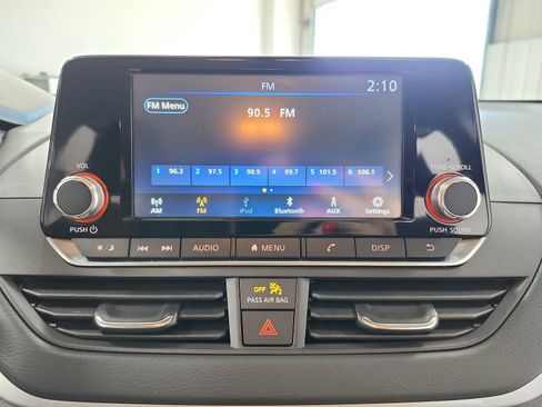Used 2024 Nissan Altima 2.5 S FWD image 25