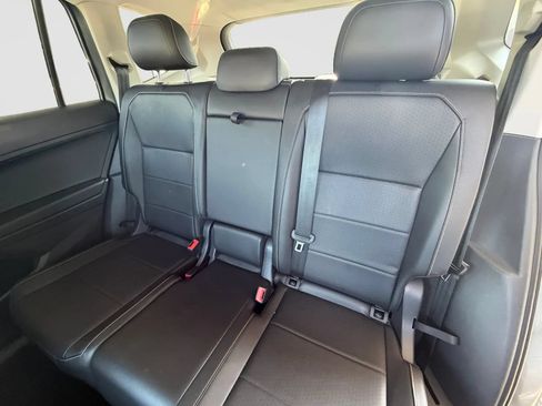 Used 2021 Volkswagen Tiguan SEL AWD/4WD image 15