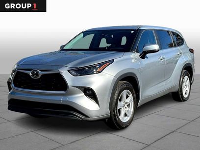 Used 2023 Toyota Highlander LE