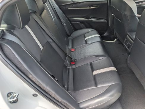 Used 2025 Toyota Camry SE w/ Multimedia Upgrade Package image 5