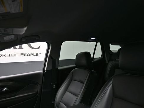 Used 2022 GMC Terrain SLT w/ Infotainment Package II image 17