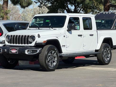 New 2026 Jeep Gladiator Sport image 8