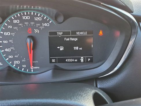 Used 2021 Chevrolet Trax LT w/ Premium Seat Package image 15