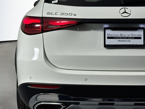 Used 2025 Mercedes-Benz GLC 350e 4MATIC image 15