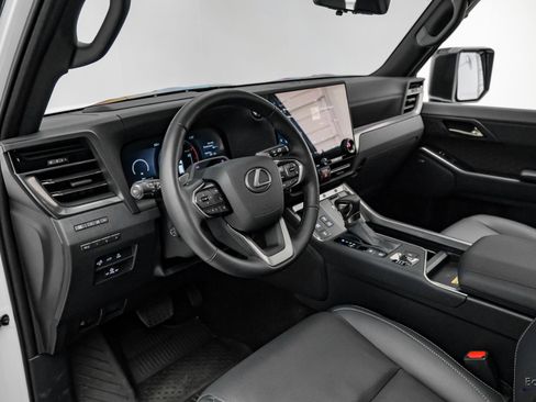 Used 2025 Lexus GX 550 image 34