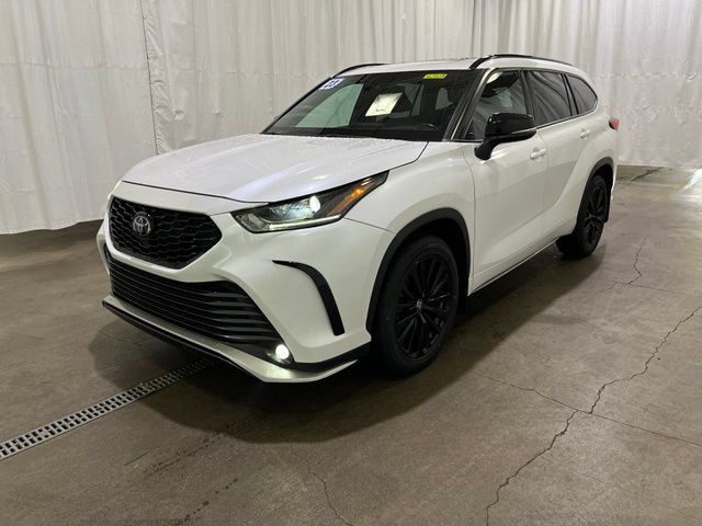 Used 2023 Toyota Highlander XSE AWD/4WD image 8
