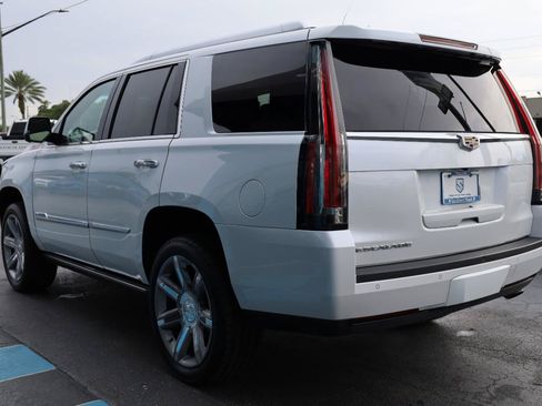 Used 2016 Cadillac Escalade Premium AWD/4WD image 3