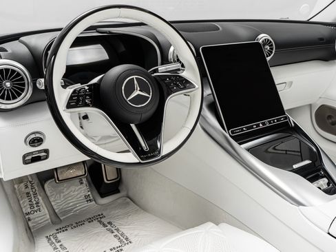 Used 2026 Mercedes-Benz Maybach SL 680 image 13