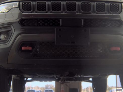 Used 2023 Jeep Compass Trailhawk AWD/4WD image 3