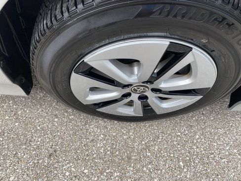 Used 2016 Toyota Prius Two image 29