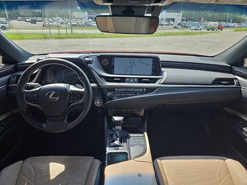Used 2019 Lexus ES 350 w/ Accessory Package 2 FWD image 3