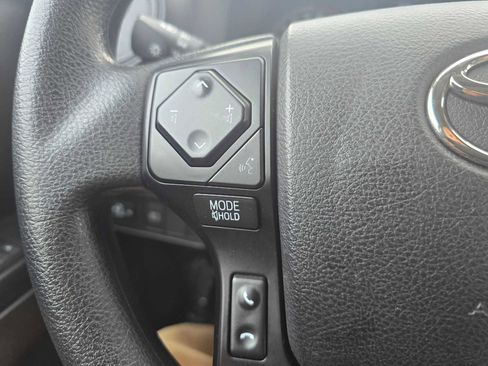 Used 2022 Toyota Tacoma SR image 31