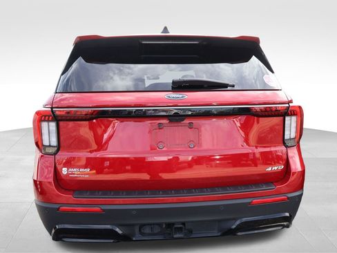 Certified 2025 Ford Explorer ST-Line image 9
