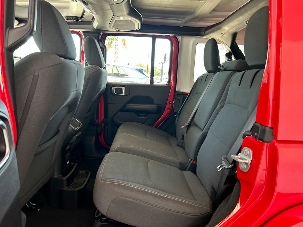 Used 2024 Jeep Wrangler Unlimited Sahara AWD/4WD image 29