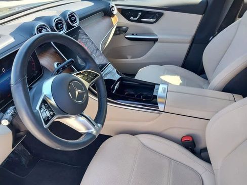 Used 2023 Mercedes-Benz GLC 300 4MATIC image 8