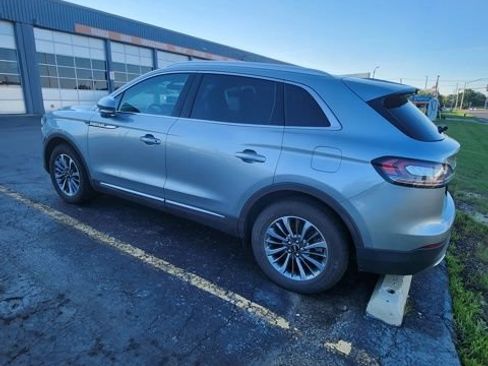 Used 2023 Lincoln Nautilus AWD w/ Premium Package image 2