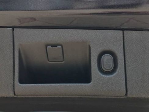 Used 2017 Chevrolet Tahoe Premier AWD/4WD image 40