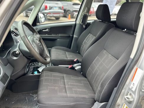 Used 2011 Suzuki SX4 Premium AWD/4WD image 15