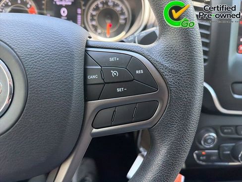 Certified 2019 Jeep Cherokee Latitude w/ Popular Appearance Group FWD image 49