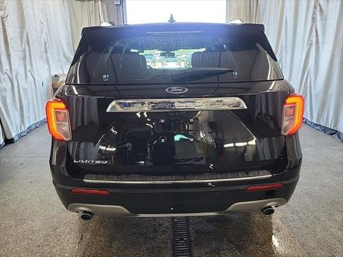 Used 2021 Ford Explorer Limited w/ Equipment Group 301A RWD image 7