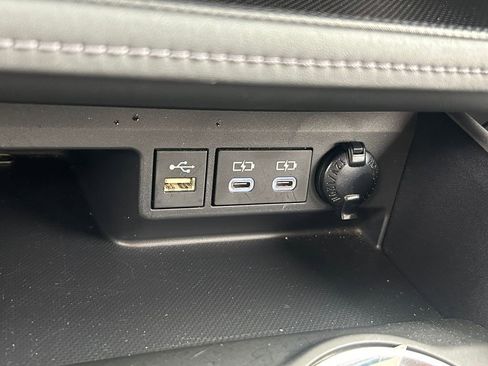 Used 2023 Toyota Highlander LE image 26