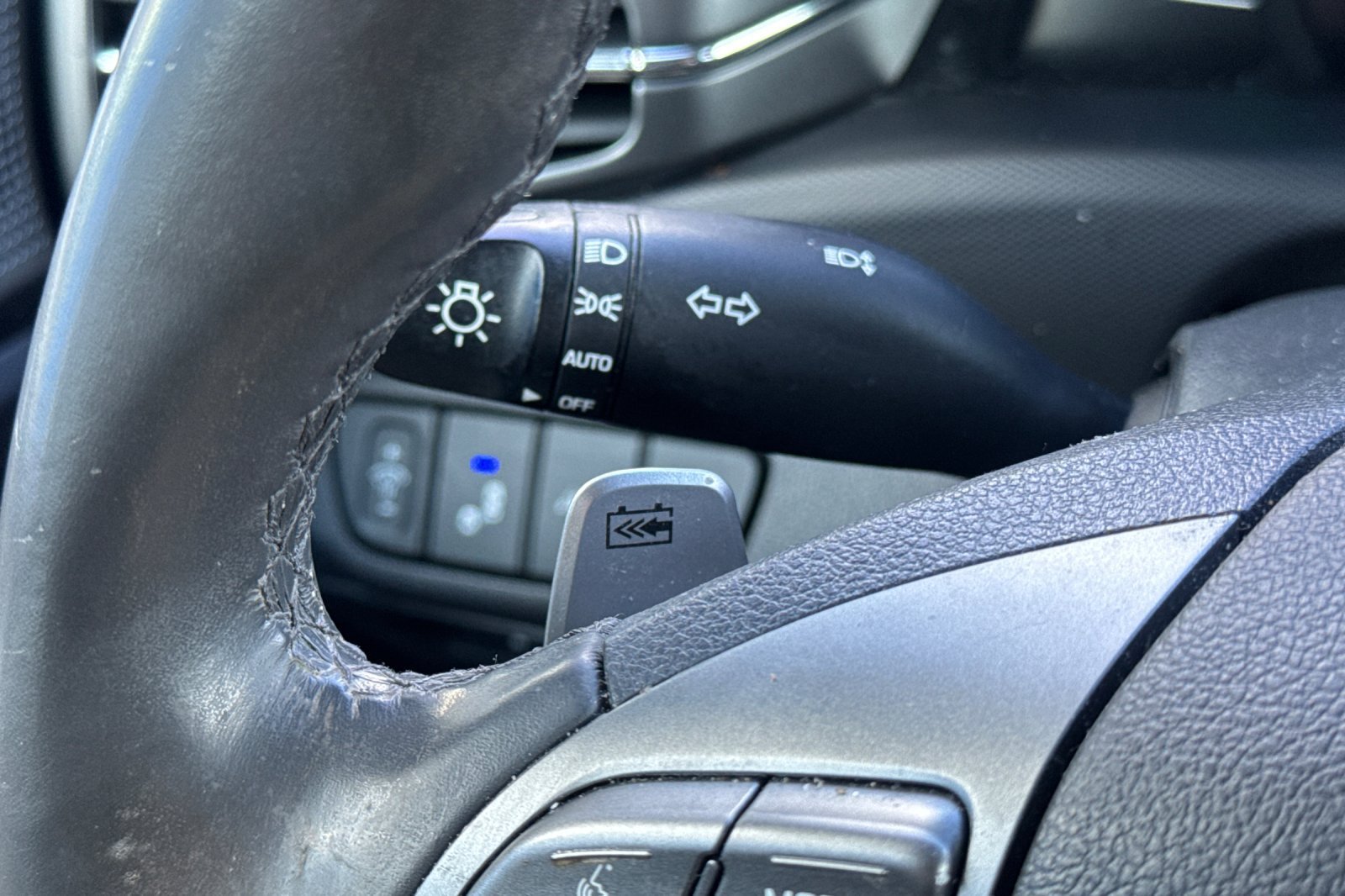 Used 2020 Hyundai Ioniq Limited FWD image 37