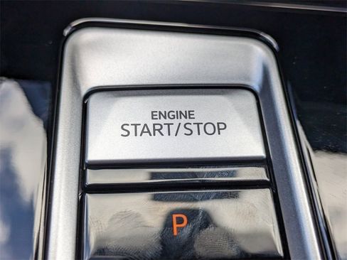 New 2026 Volkswagen Atlas Cross Sport SE image 28