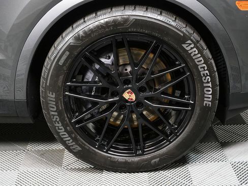 New 2026 Porsche Cayenne Coupe image 33