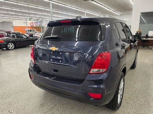Used 2019 Chevrolet Trax LS FWD image 4