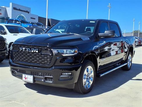 New 2026 RAM 1500 4x4 Crew Cab image 3