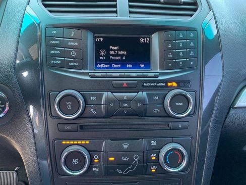 Used 2016 Ford Explorer XLT AWD/4WD image 22