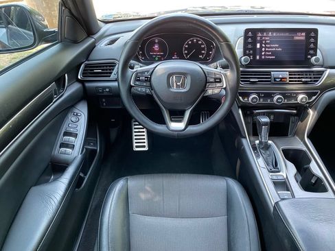 Used 2018 Honda Accord Sport image 26