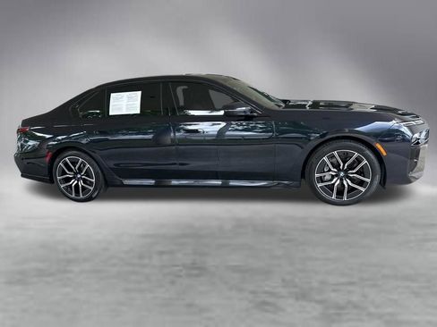 Used 2025 BMW 740i xDrive AWD/4WD image 3