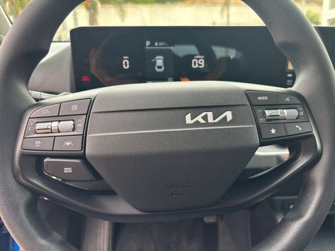 Used 2025 Kia K4 FWD image 27