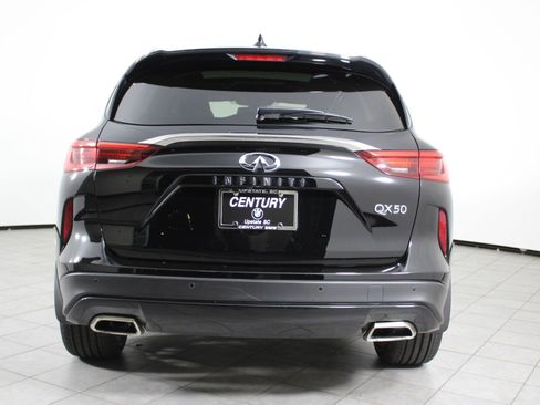 Used 2021 INFINITI QX50 Luxe w/ Appearance Package image 10