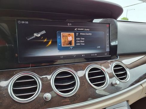 Used 2018 Mercedes-Benz E 300 image 28
