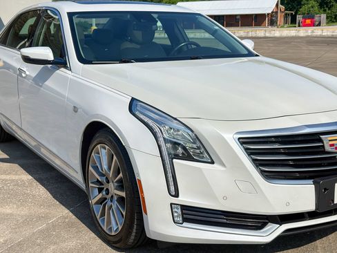 Used 2018 Cadillac CT6 Luxury AWD/4WD image 3