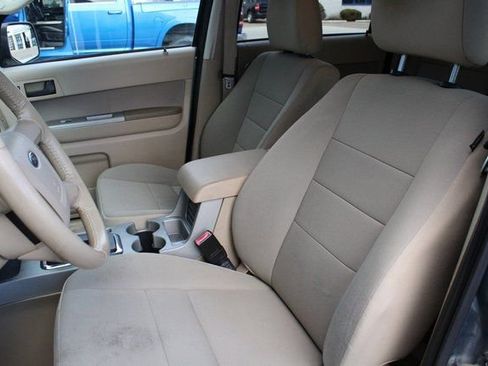 Used 2010 Ford Escape XLT image 4